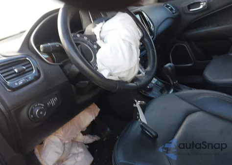 2019 Jeep Compass Limited z USA, uszkodzony, nr VIN 3C4NJDCB9KT672751